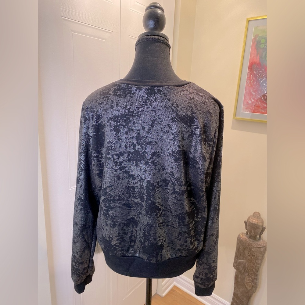 ❌SOLD❌ Forever21+ black & sparkling silver patterned sweatshirt 🖤🩶 - Picture 2 of 8